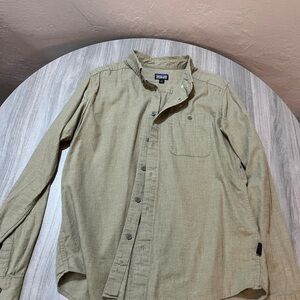 mens patagonia organic cotton long sleeve shirt size medium color khaki